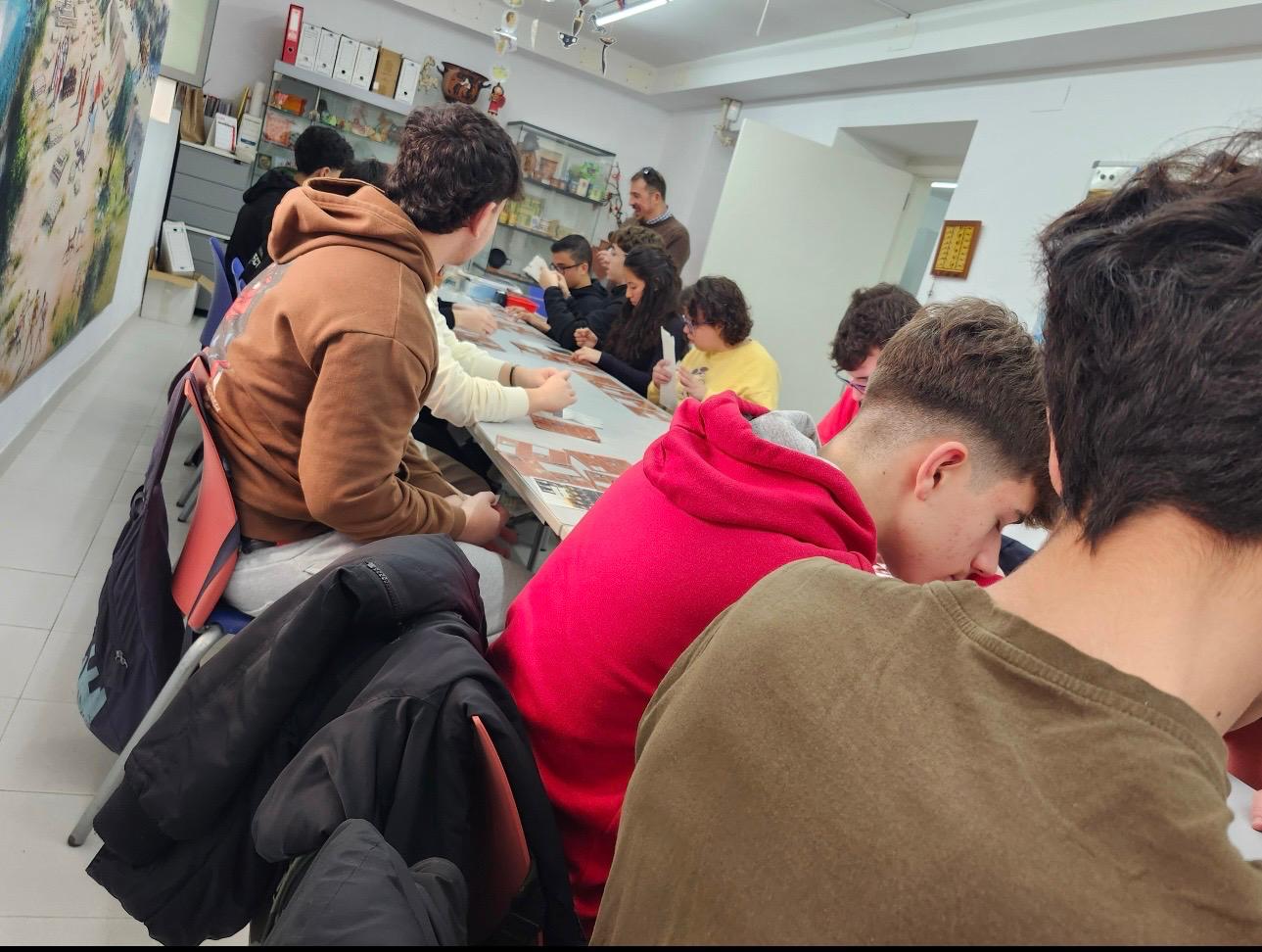 Taller de dibujo y sellado en el museo